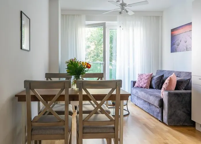 1Br Excellence, Fast To Centre By Hm